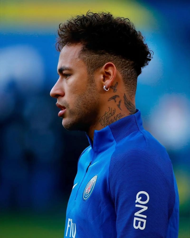 库蒂尼奥身价下降到350万欧，巅峰身价1.5亿，本赛季52场11球（库蒂尼奥市值跌至350万欧：曾高达1.5亿，本季52战打进11球）