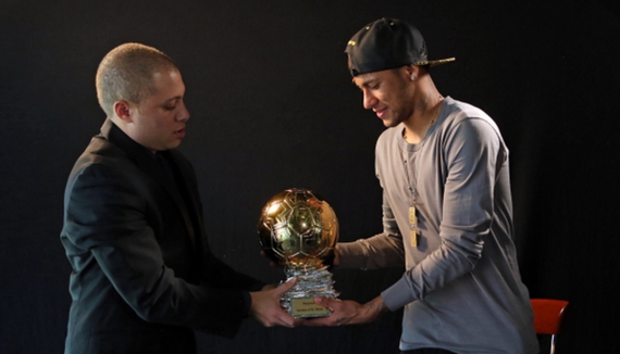 罗马诺：尤文并未追逐坎塞洛，球员不降薪意甲俱乐部无法负担（罗马诺：尤文未追坎塞洛；若不降薪，意甲诸队难承其薪资）