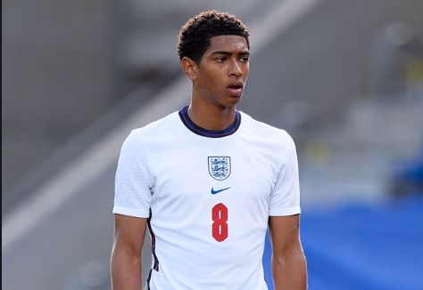 意媒：铃木彩艳可能因为手部骨折缺阵三个月，明年2至3月复出（意媒称铃木彩艳手部骨折，恐缺阵三个月，预计明年2至3月复出）