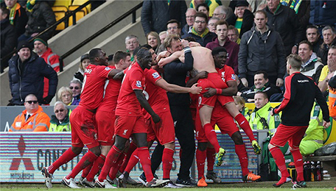 争四格局大乱，曼联3场不败，积分追平切尔西，与欧冠区只差1分（英超争四再起波澜：曼联近3战不败，积分追平切尔西，距欧冠区仅1分）