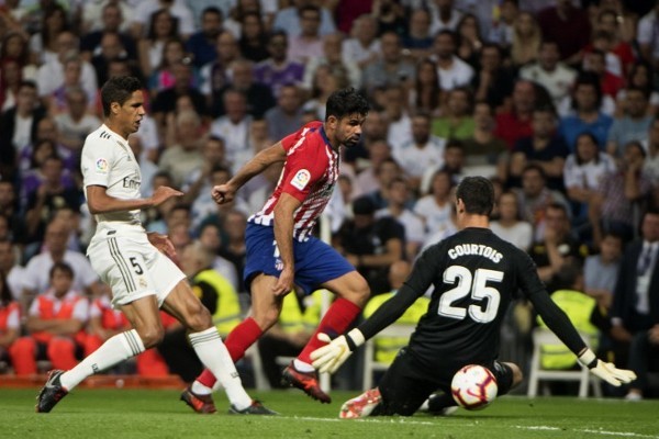 半场战报：巴萨2-0毕尔巴鄂竞技，莱万破门，费兰建功（半场快讯：巴萨2-0领先毕尔巴鄂竞技，莱万、费兰先后破门）